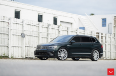 Volkswagen Tiguan на дисках Vossen CV10