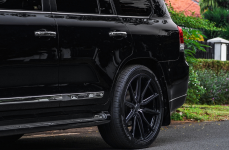 Toyota Landcruiser VX.R на дисках Vossen HF-3