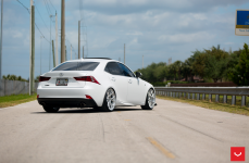 Lexus IS на дисках Vossen VFS-6