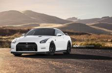 Nissan GTR на дисках ADV10.1 M.V1