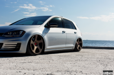 VW MK7 на дисках Rotiform TMB