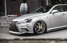 Lexus IS250 на дисках Rohana RFX-5