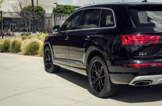 Audi Q7 на дисках Avant Garde M580