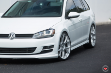 VW Mk7 Golf Sportwagen на дисках Vossen VFS-6