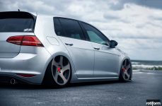 VW MK7 на дисках Rotiform TMB