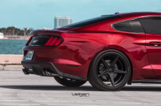 Mustang GT на дисках Velgen Wheels Classic5