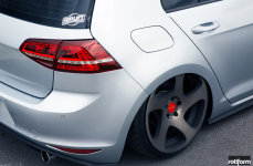 VW MK7 на дисках Rotiform TMB