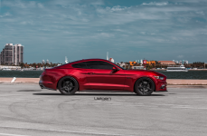 Mustang GT на дисках Velgen Wheels Classic5