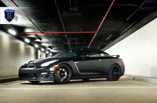 Nissan GT-R на дисках ROHANA RFX5