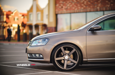 VW Passat на дисках Vossen CV3