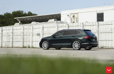 Volkswagen Tiguan на дисках Vossen CV10