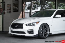 Infiniti GQ50 на дисках Vossen VFS-5