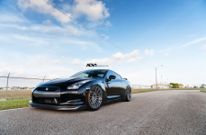 Nissan GTR на дисках ADV15 M.V2