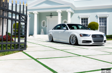 Audi S4 на дисках Rotiform SPF