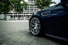 BMW F10 M5 на дисках Avant Garde M590