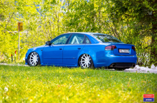 Audi RS4 на дисках Vossen x Work VWS-1