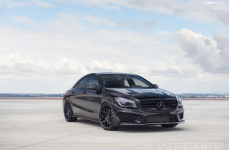 Mercedes CLA-Class (C117) на дисках AVANT GARDE M590