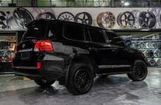 Toyota Land Cruiser на дисках KMC KM544