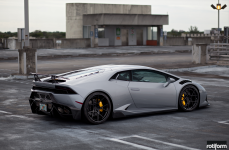 Lamborghini Huracan на дисках Rotiform KPS