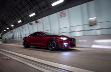 Mustang GT на дисках Velgen Wheels Classic5