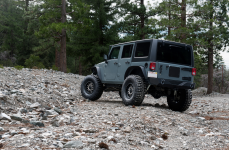 Jeep JK на дисках Black Rhino Tanay