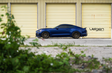 Mustang GT на дисках Velgen Wheels VMB9