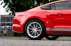 Ford Mustang GT на дисках TSW Bathurst