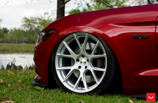 Ford Mustang GT на дисках Vossen VFS-6