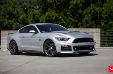 Ford Mustang GT на дисках Vossen VFS-6