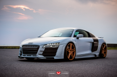 Audi R8 V10 на дисках Vossen Forged VPS-302