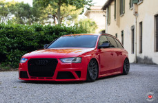 Audi RS4 на дисках Vossen Forged GNS-3