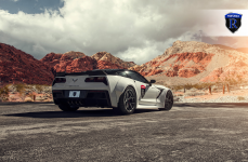 Chevrolet Corvette C7 на дисках Rohana RFX5