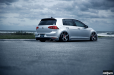 VW MK7 на дисках Rotiform TMB