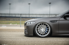 BMW F10 M5 на дисках Avant Garde M615