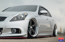 Infiniti G37 на дисках Vossen x Work VWS-3