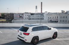 Jeep Cherokee SRT8 на дисках Velgen VMB5