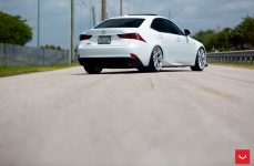 Lexus IS на дисках Vossen VFS-6