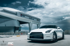 Nissan GTR на дисках Vellano VKS