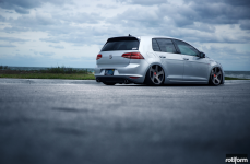 VW MK7 на дисках Rotiform TMB