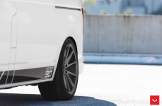 Volkswagen Transporter на дисках Vossen VFS1