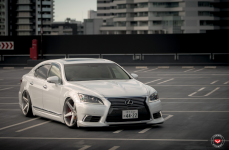 Lexus LS460 на дисках Vossen Forged CG-201