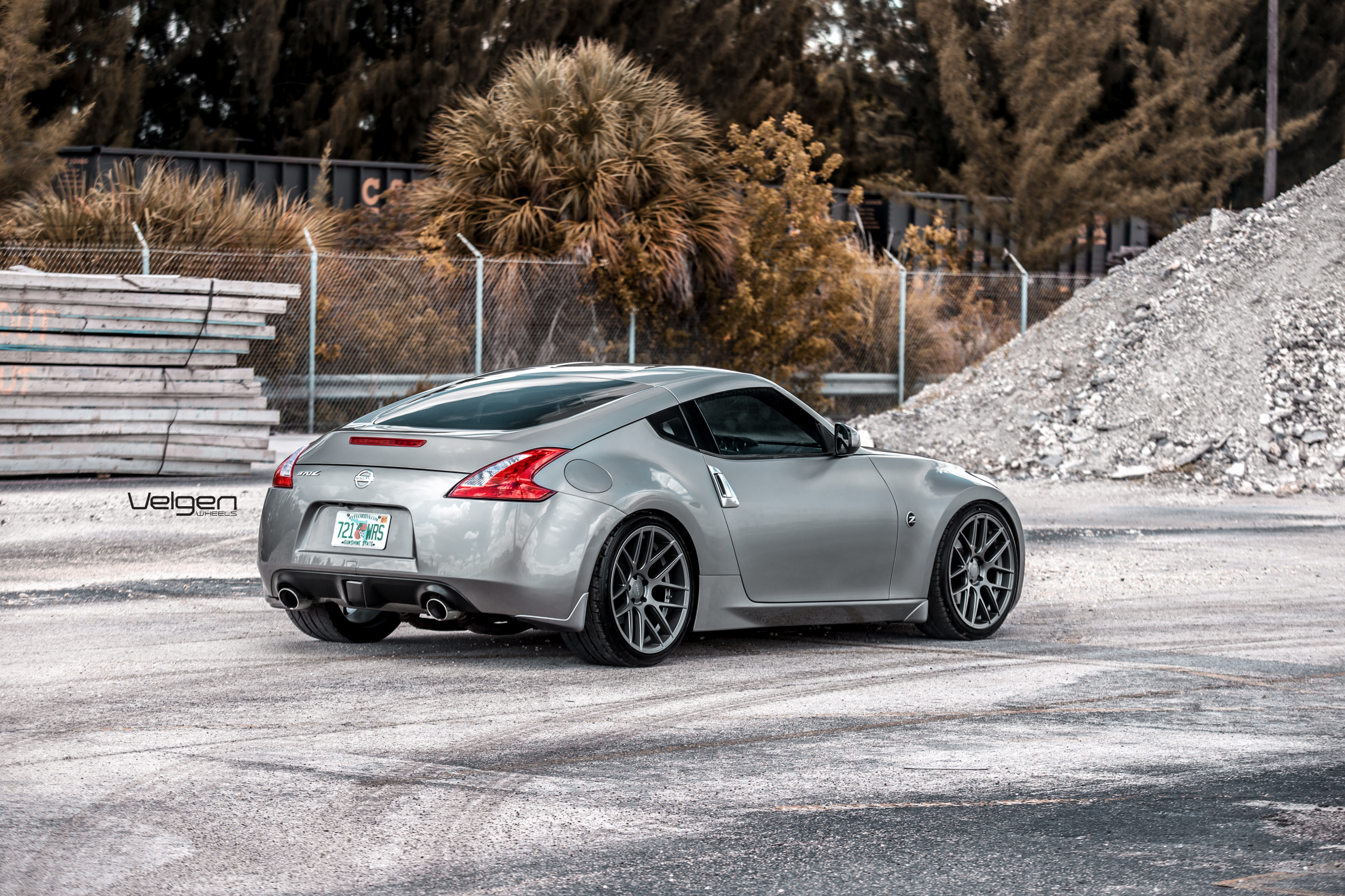 Nissan 370z серый