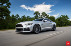 Ford Mustang GT на дисках Vossen VFS-6