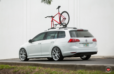 VW Mk7 Golf Sportwagen на дисках Vossen VFS-6