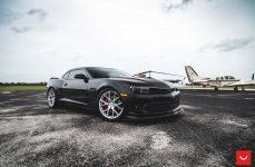 Chevrolet Camaro на дисках Vossen VFS-6