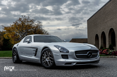 Mercedes-Benz SLS AMG на дисках Niche Circuit