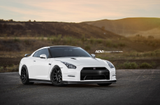 Nissan GTR на дисках ADV10.1 M.V1