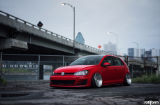 VW MK7 GTI на дисках Rotiform CCV