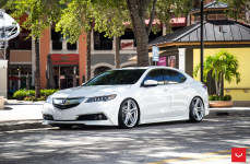 Acura TLX на дисках Vossen VFS-5