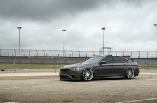 BMW F10 M5 на дисках Avant Garde M615